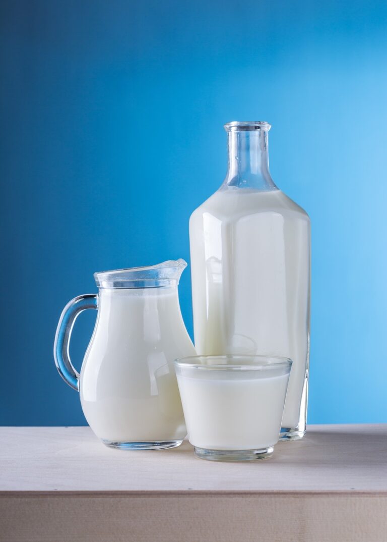 Ref. BRFR20191107001 Empresa francesa busca suero y leche en polvo para elaboración de alimentos destinados a animales jóvenes