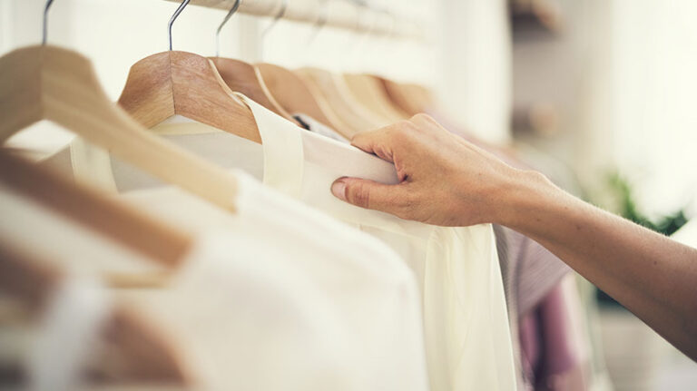 Ref. BRGR20190409001 Empresa griega busca proveedores o fabricantes de ropa de mujer para establecer un acuerdo comercial