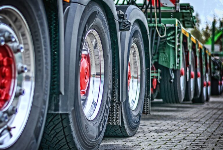 Ref. BOIT20190206003 Experto italiano en transporte intermodal integrado busca operarios de transporte para establecer acuerdos de externalización