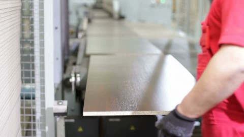 Ref. BOHU20170510003 Empresa húngara especializada en equipos CNC de 5 ejes para fabricar madera ofrece oportunidades de fabricación, subcontratación y servicio