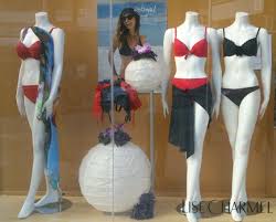 Ref. BRUK20160524001 Diseñador británico busca un fabricante de ropa con experiencia en lencería fina de seda