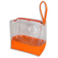 Ref. BRAT20170214001 Diseñador austríaco de bolsos y complementos hechos con PVC y lona busca fabricantes europeos