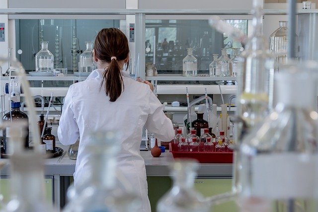 Ref. BRUA20211103001 Empresa ucraniana busca proveedores de productos de farmacia, cosmética y veterinaria